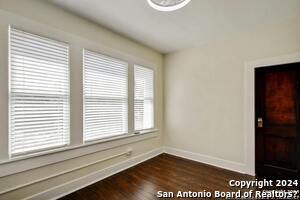 Building Photo - 423 W Woodlawn Ave