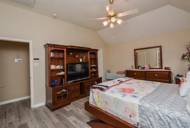 Building Photo - 24810 Sageford Ct