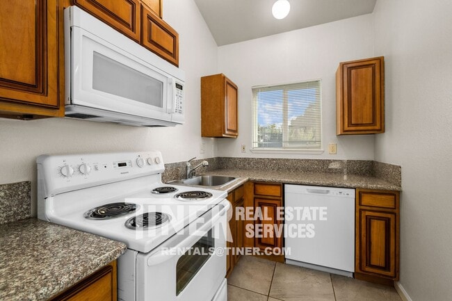 Building Photo - 9304 Orangevale Ave