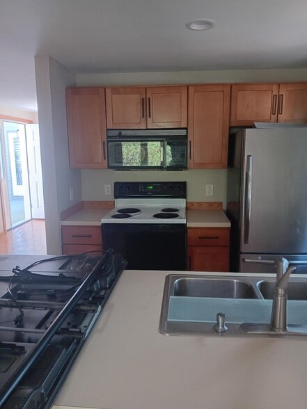 Primary Photo - 21 Glengarry Dr