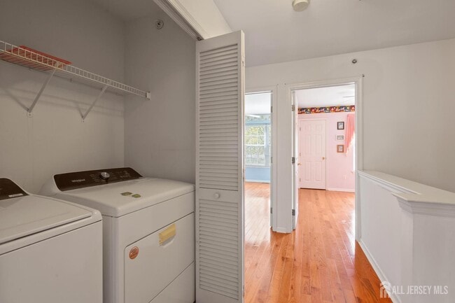 Building Photo - 1209 Blossom Cir