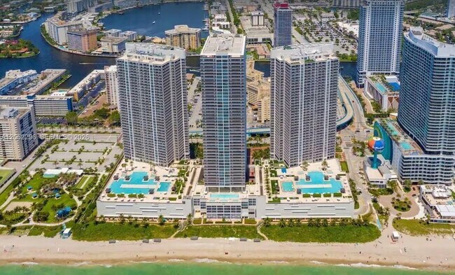 Building Photo - 1850 S Ocean Dr