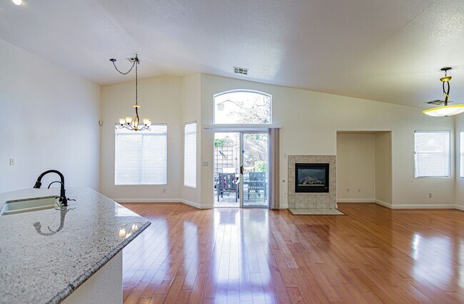 Building Photo - Stunning one-story home