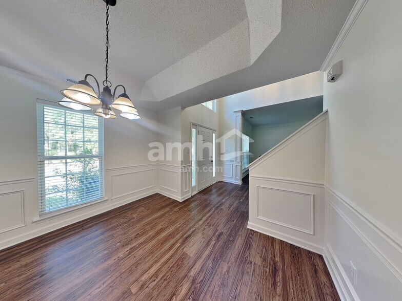 Building Photo - 14519 John Beck Dr
