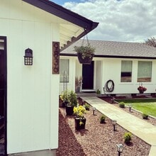 Building Photo - Charming 4-Bedroom with Open Floor Plan & ...