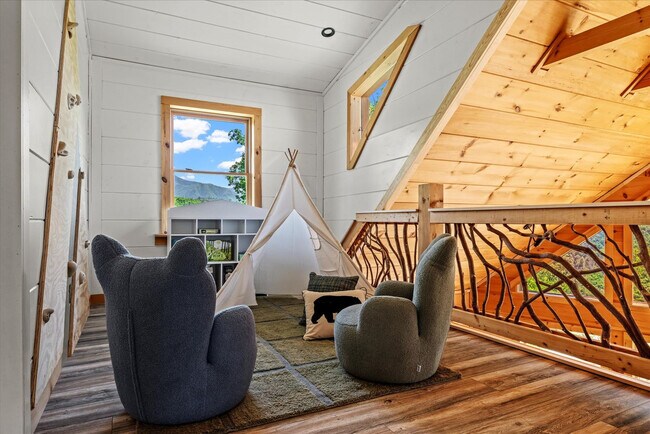 Building Photo - 208 Tunnel Ridge Dr