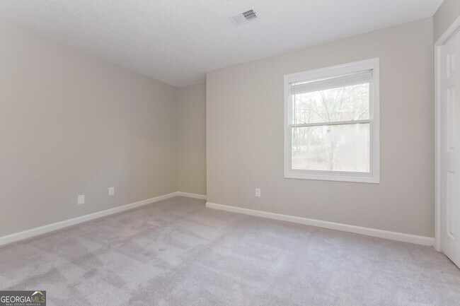 Building Photo - 325 Derby Dr
