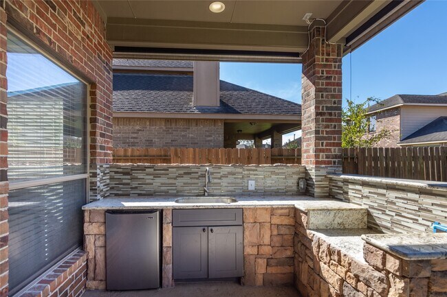 Building Photo - 24322 Bella Florence Dr