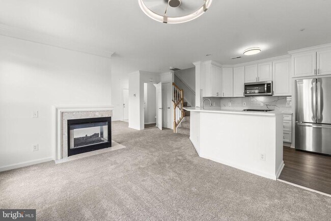 Building Photo - 45490 Whistling Terrace