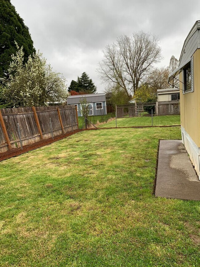 Building Photo - 2 Bedroom 2 Bathroom Mobile Home