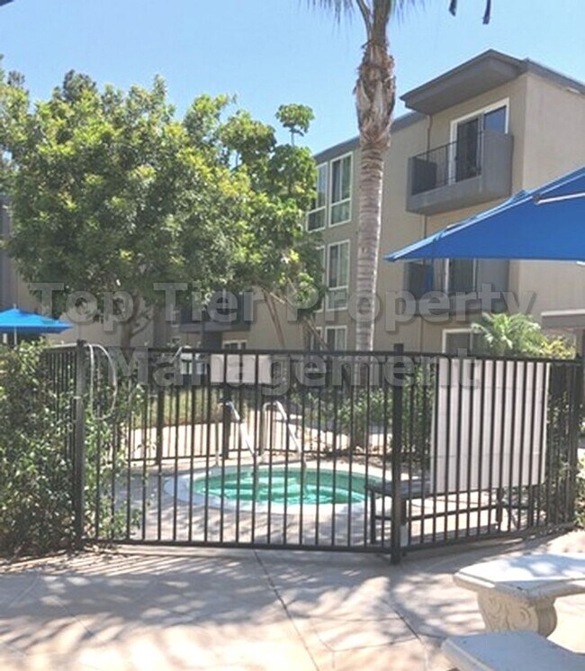 Building Photo - **Ground-Floor 1 Bed / 1 Bath Condo Near S...