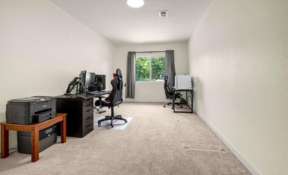 Building Photo - 601 Hackberry Dr