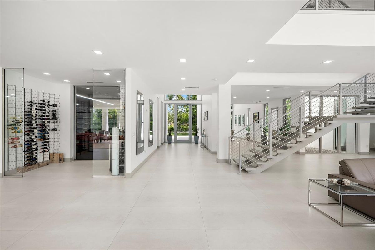 Building Photo - 17250 SW 52nd Ct