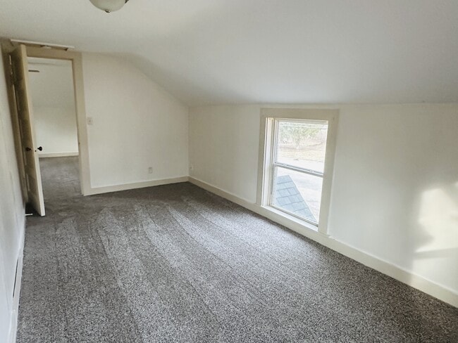 Building Photo - 340 N Mill St