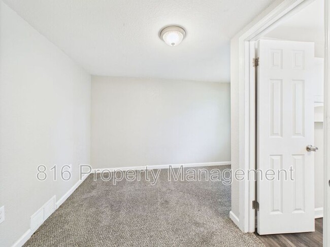 Building Photo - 4321 N Lister Ave