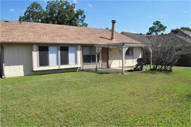 Building Photo - 2119 Fountain Dr