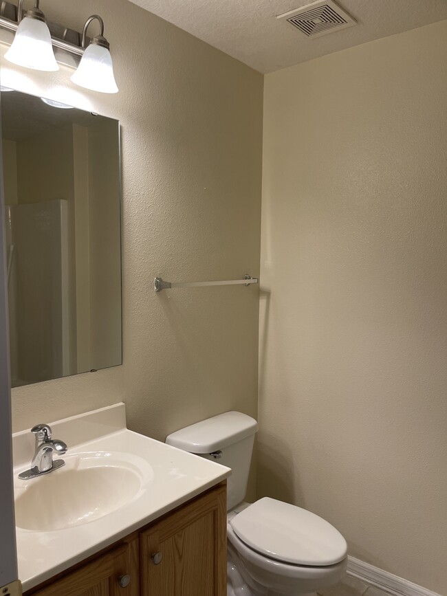 Building Photo - 4054 Dover Terrace Dr