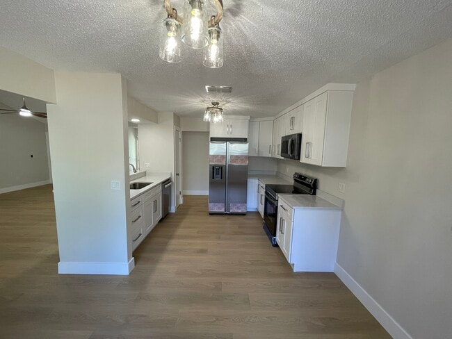 Building Photo - 5010 Pennsbury Dr