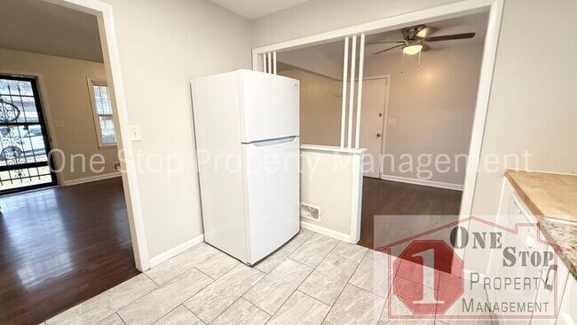 Building Photo - Charming 3-bedroom, 1.5-bathroom home in Kansas City