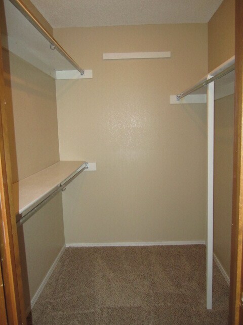 Building Photo - 2701 Pennington Ave