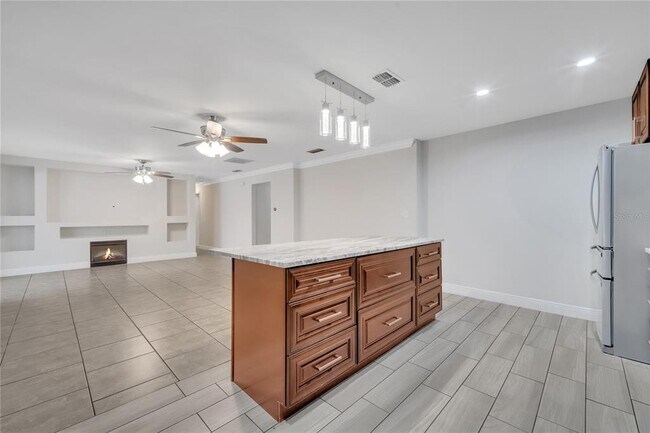 Building Photo - 1395 Meadowbrook St