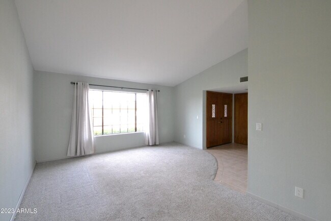 Building Photo - 3704 St Andrews Dr