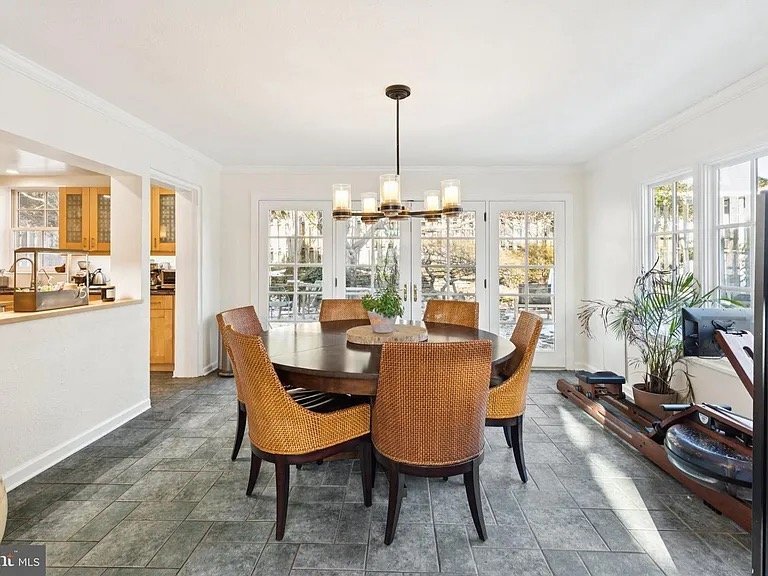 Building Photo - 7713 Cherokee St