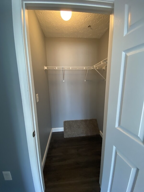 Building Photo - 8025 Brookstone Ct