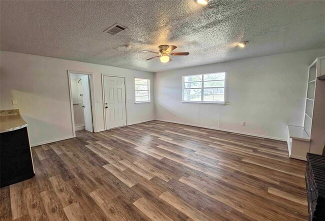 Building Photo - 3224 Lazy Ln