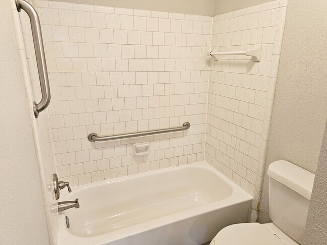 Building Photo - 6103 Wolfboro Dr