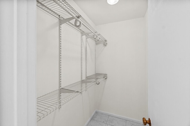 Building Photo - 4640 Rosewood Tree Ct