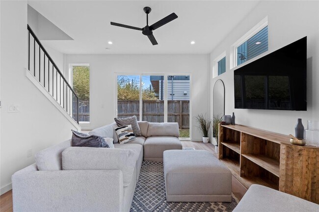 Building Photo - 506 Krebs Ln