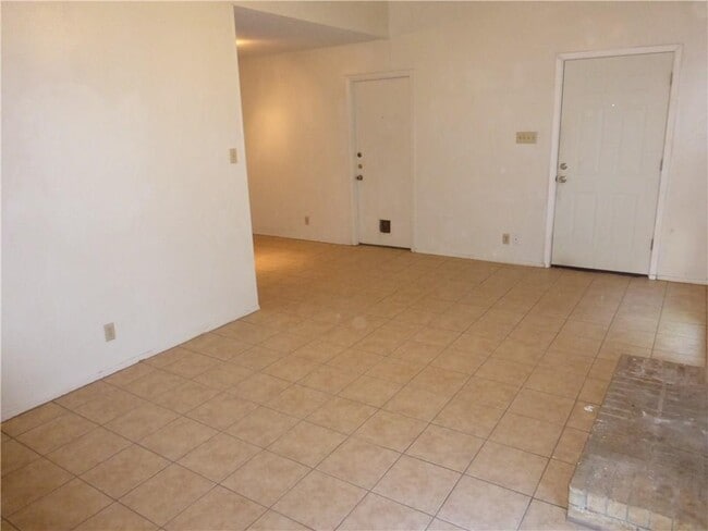 Building Photo - 7208 Lilac Ln