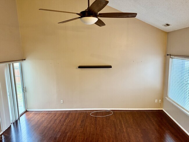 Building Photo - 845 Crashaw St