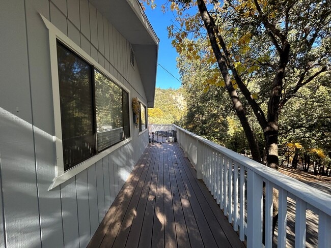 Building Photo - Welcome to Crystal Falls