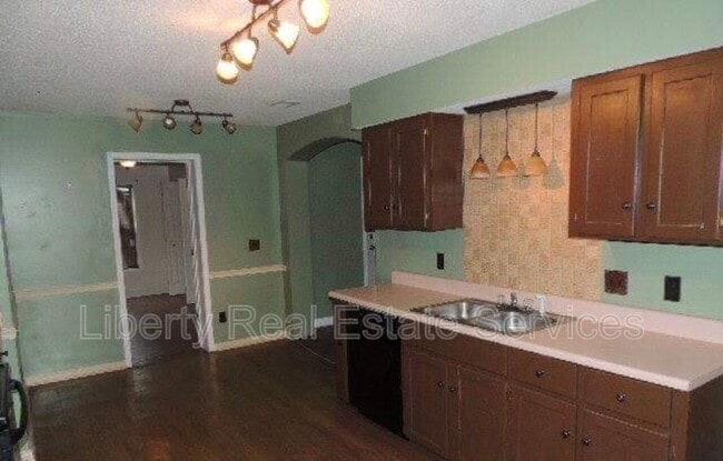 Building Photo - 925 Granger Dr