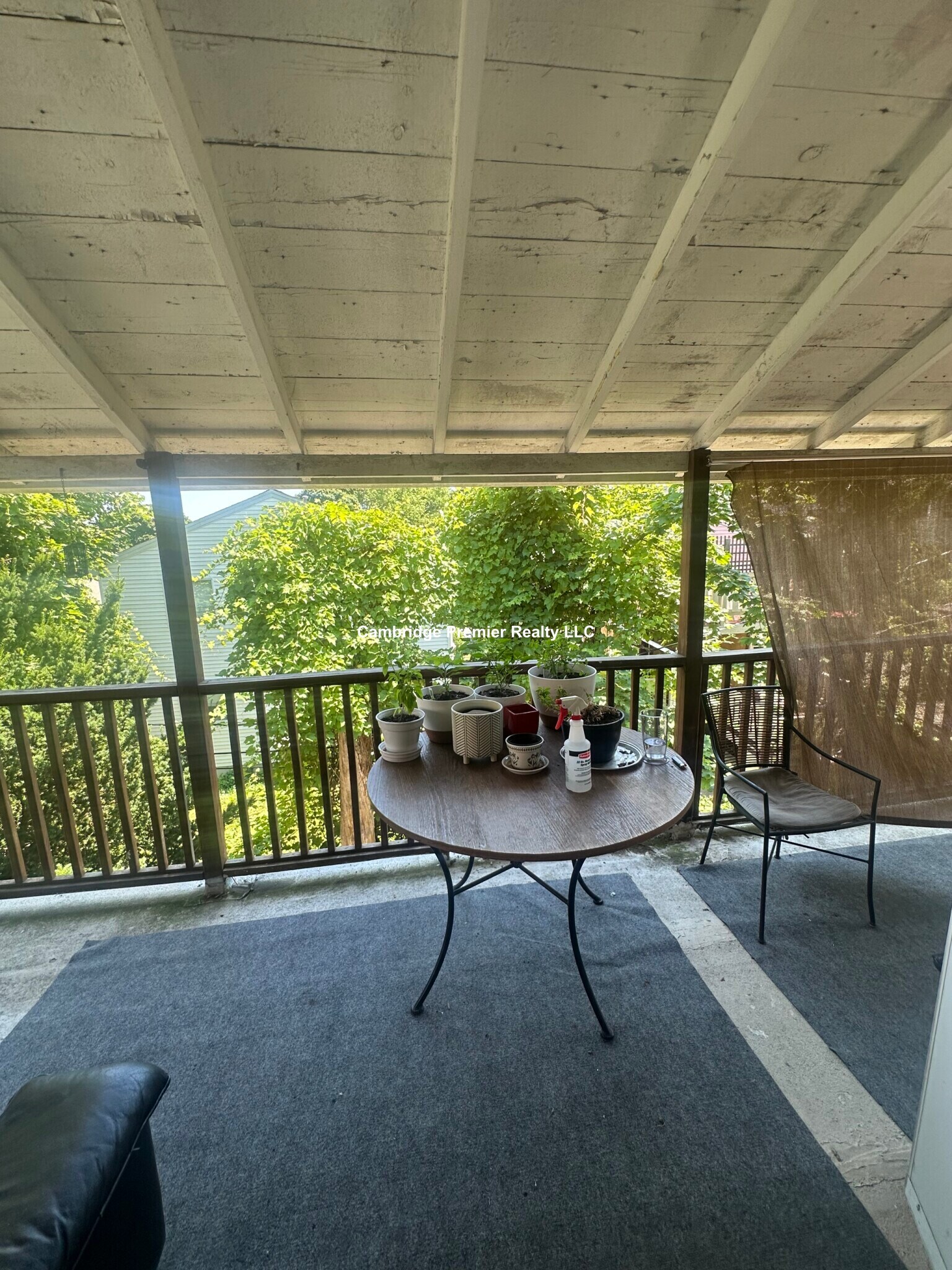 Building Photo - 399 School St