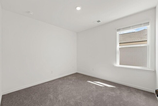 Building Photo - 103 Dewitt Dr