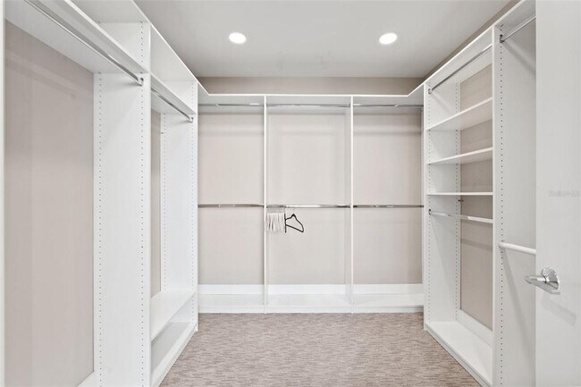 Building Photo - 176 4th Ave NE