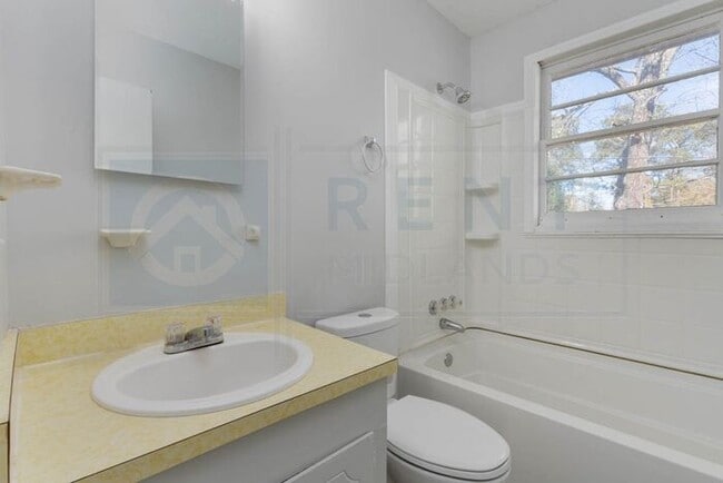 Building Photo - Updated 3/1 in Blythewood!