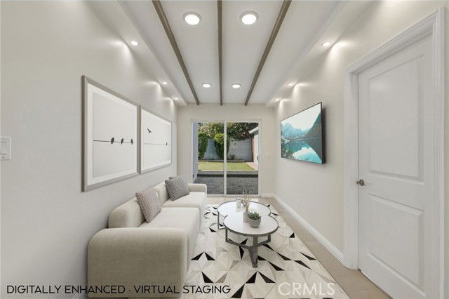 Building Photo - 6017 Encino Ave