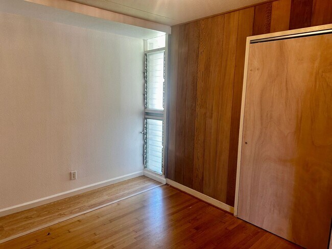 Building Photo - 3313 Manoa Rd