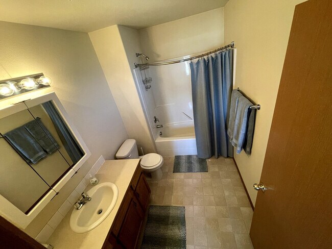 Building Photo - 6005G Chapel Hill Blvd