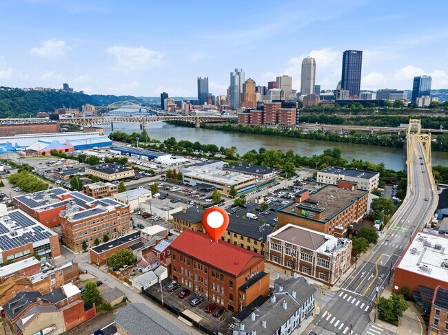 Building Photo - 910 Bingham St