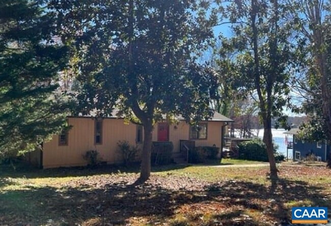 Building Photo - 2 Pineknoll Cir
