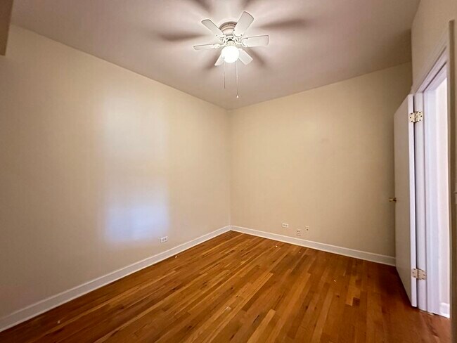 Building Photo - 4550 N Western Ave