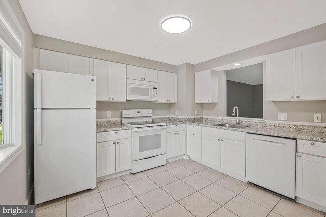 Building Photo - 22 Craftsman Ct