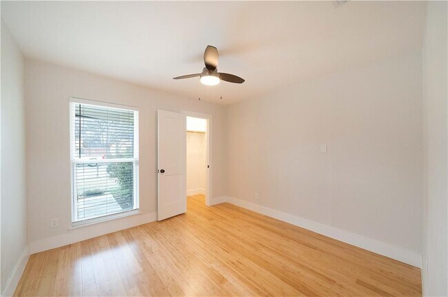 Building Photo - 2515 Berkett Dr