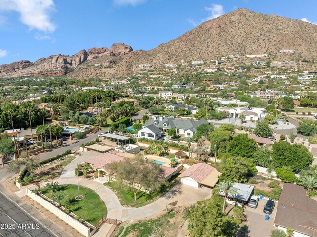 Building Photo - 5310 E Camelback Rd