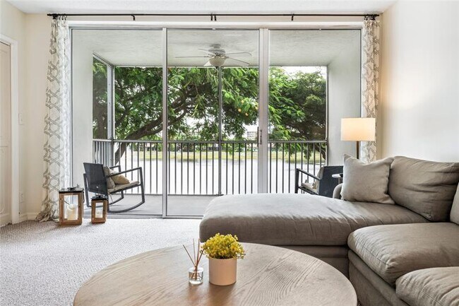 Building Photo - 3150 N Course Ln